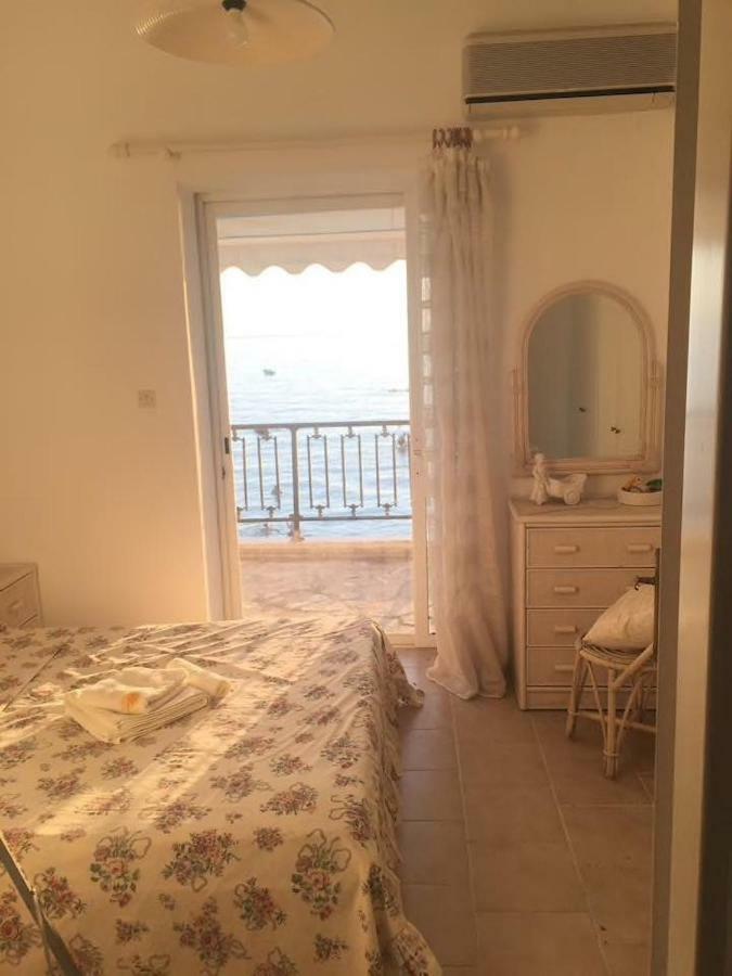 Seafront Maisonette In Fourka Buitenkant foto