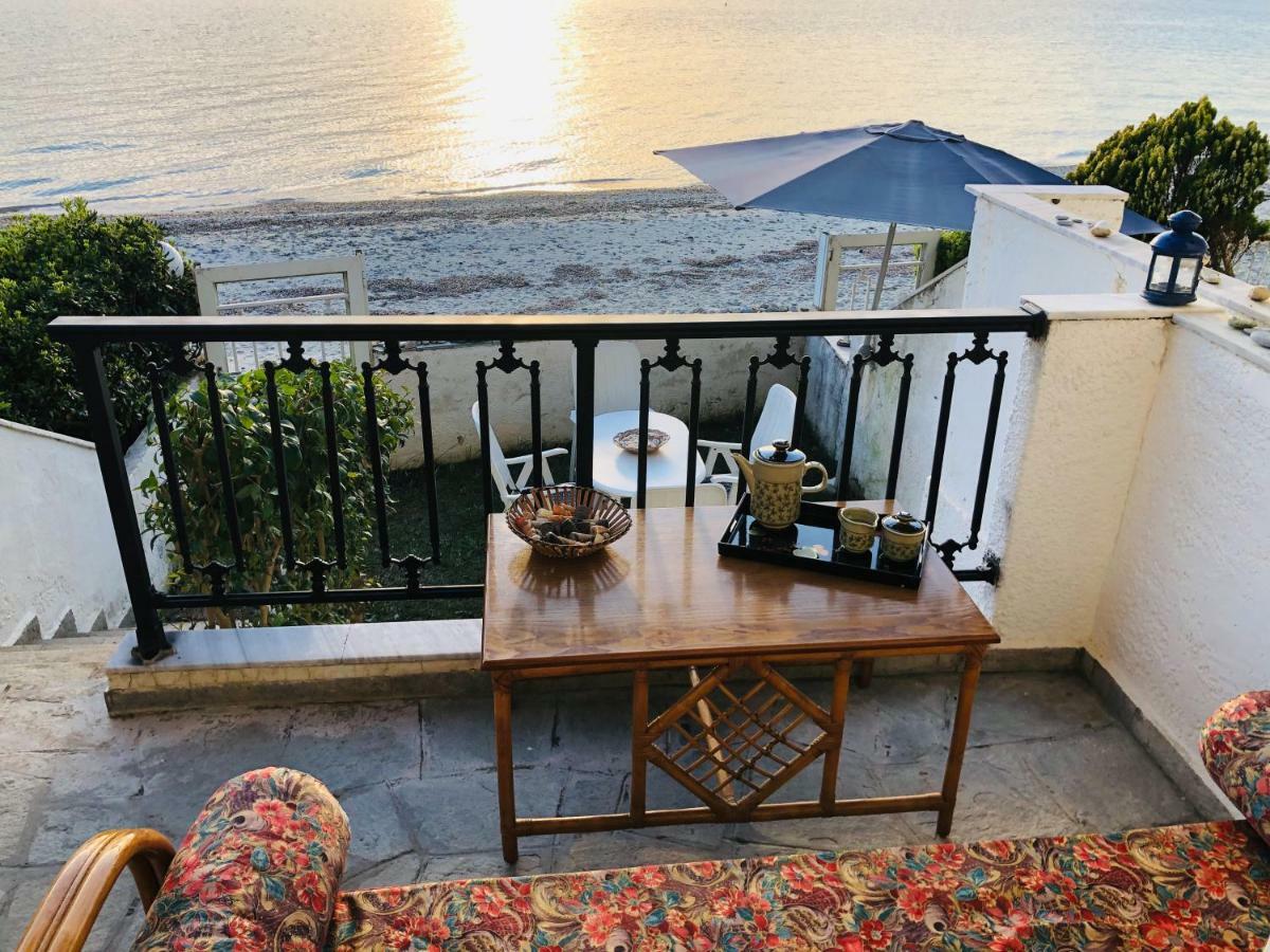 Seafront Maisonette In Fourka Buitenkant foto