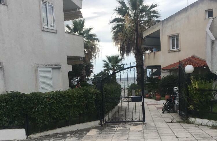 Seafront Maisonette In Fourka Buitenkant foto