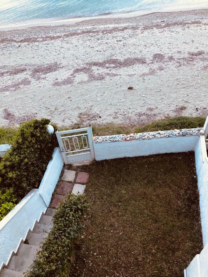 Seafront Maisonette In Fourka Buitenkant foto